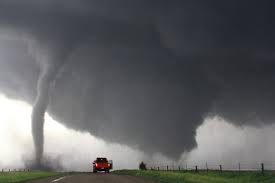 Tornado e tempestades deixam ao menos 19 mortos no Mississippi, Estados Unidos