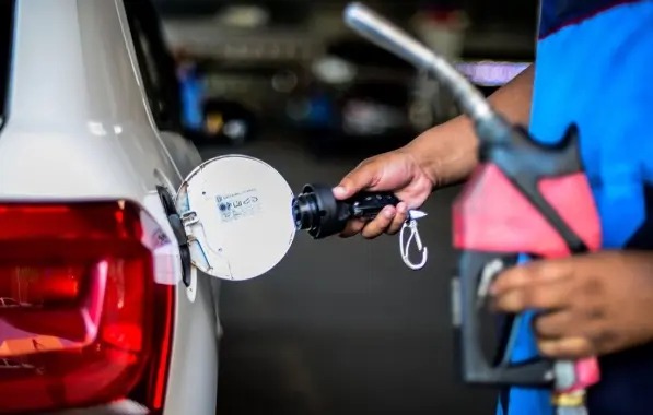 Petrobras reduz preço do diesel nas refinarias em R$ 0,38 por litro