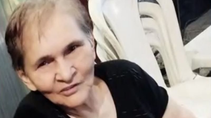 Cadeirante de 82 anos morre após cair de ônibus em movimento