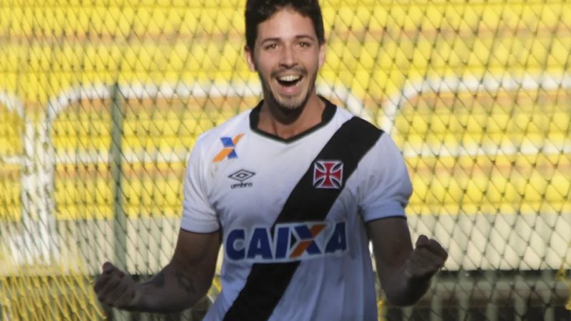Ex-zagueiro do Vasco morre em acidente de carro aos 28 anos