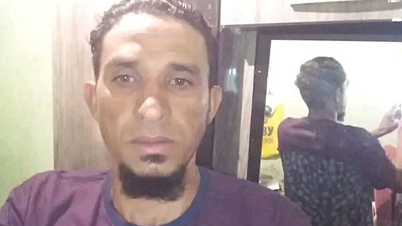 Tratorista é atacado por enxame de abelhas e não resiste à fúria dos insetos