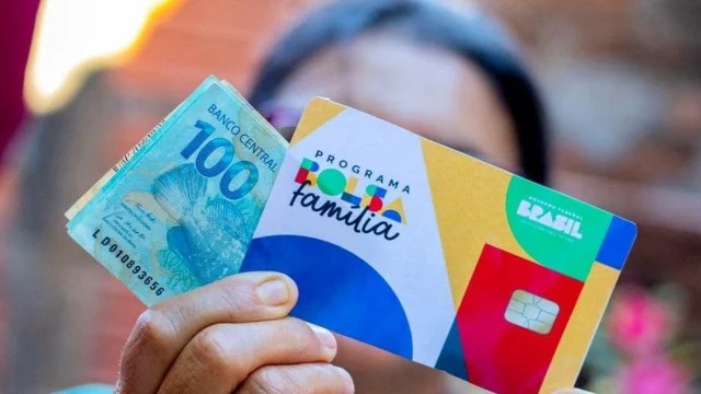 Caixa Econômica paga novo Bolsa Família a beneficiários com NIS de final 4