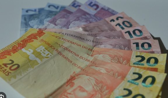 Segunda parcela do 13º salário deve injetar R$ 106 bilhões na economia